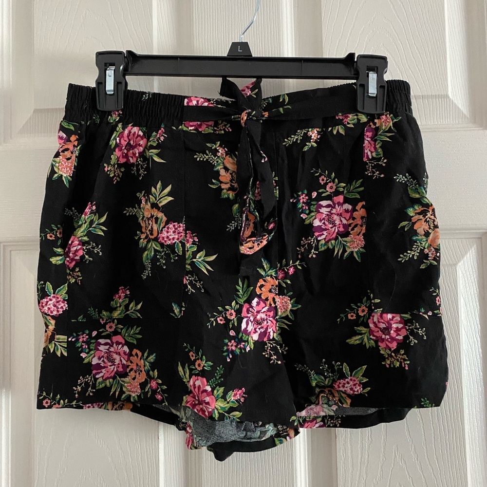 Floral Tie Front Shorts